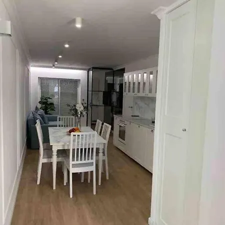 Flaming 4f Apartament